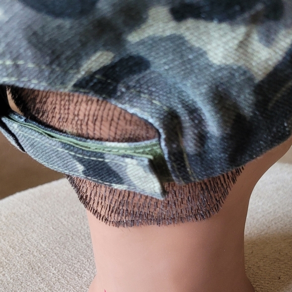 Camoflage Baseball Cap Green and Black with American Flag NEW - Picture 4 of 4